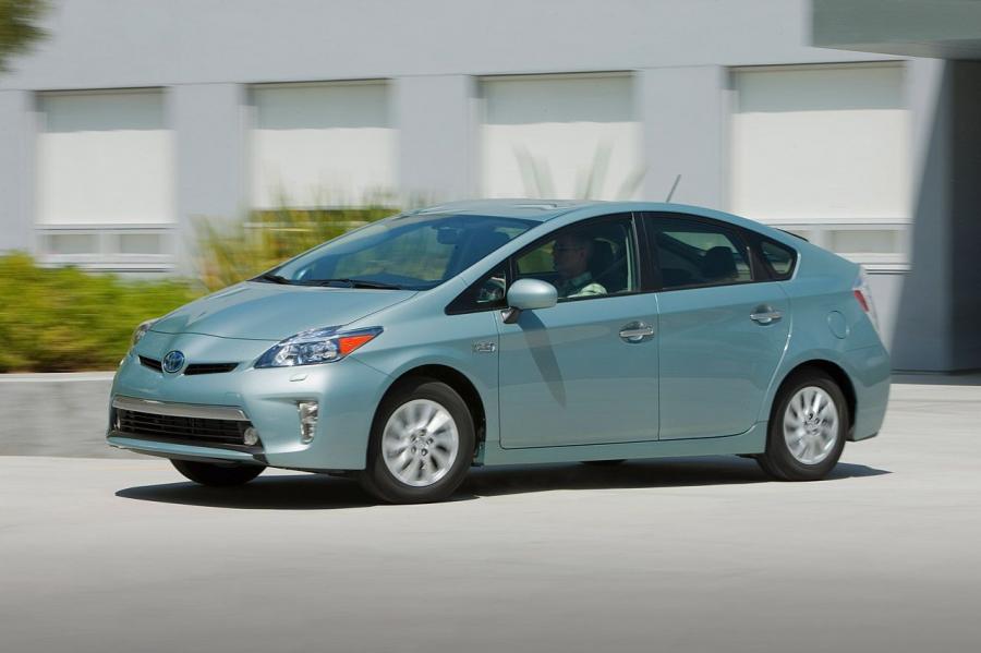  Toyota Prius Plug-In Hybrid 2012 года  (фото 23 из 75)